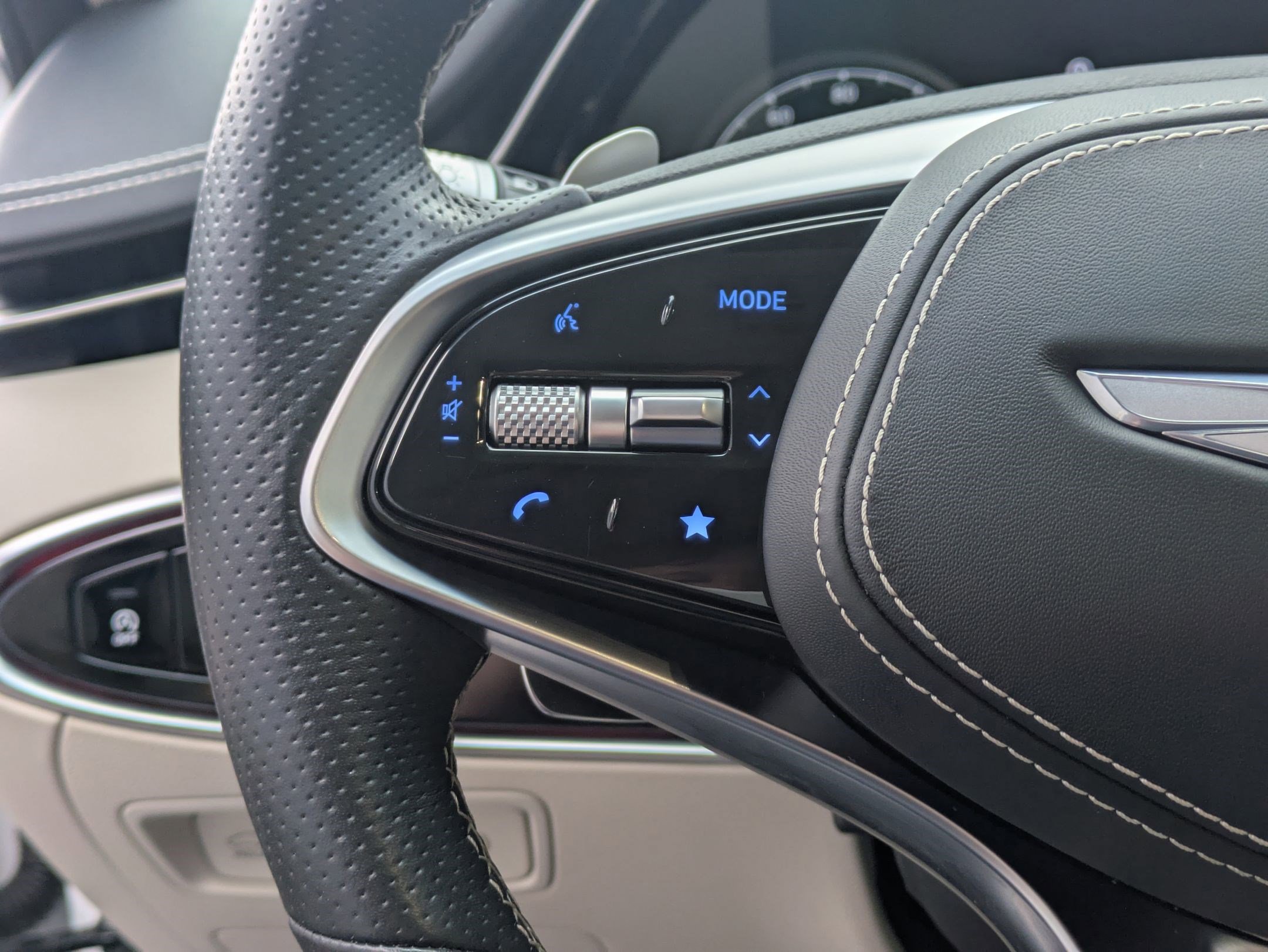 Used 2022 Genesis GV70 3.5T Sport w/ Sport Advanced Package image 17