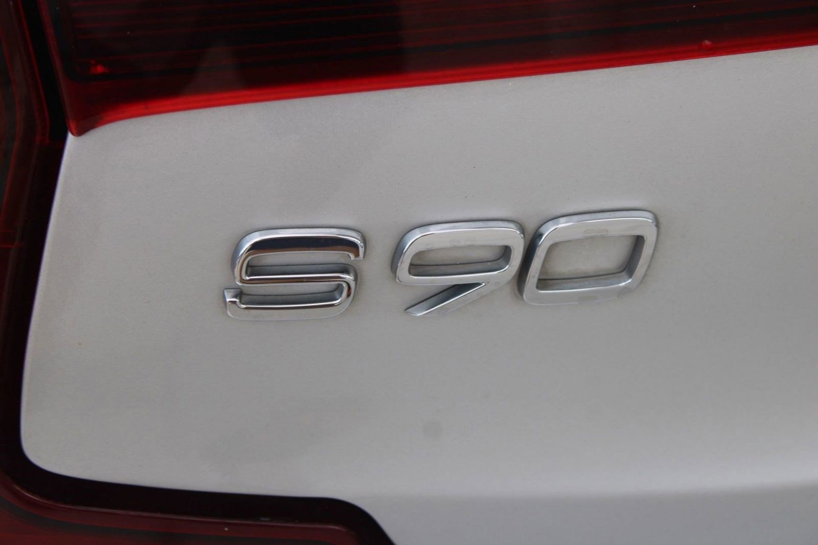 Used 2018 Volvo S90 T5 Momentum image 20