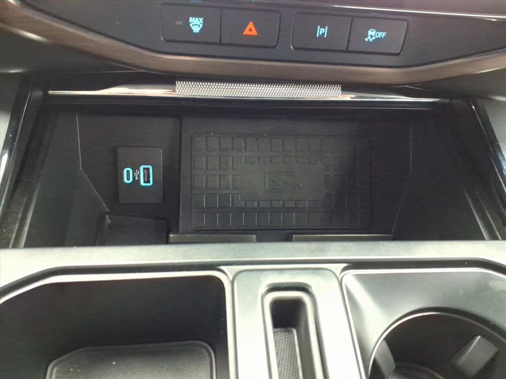 Used 2022 Ford F150 Lightning Lariat image 16