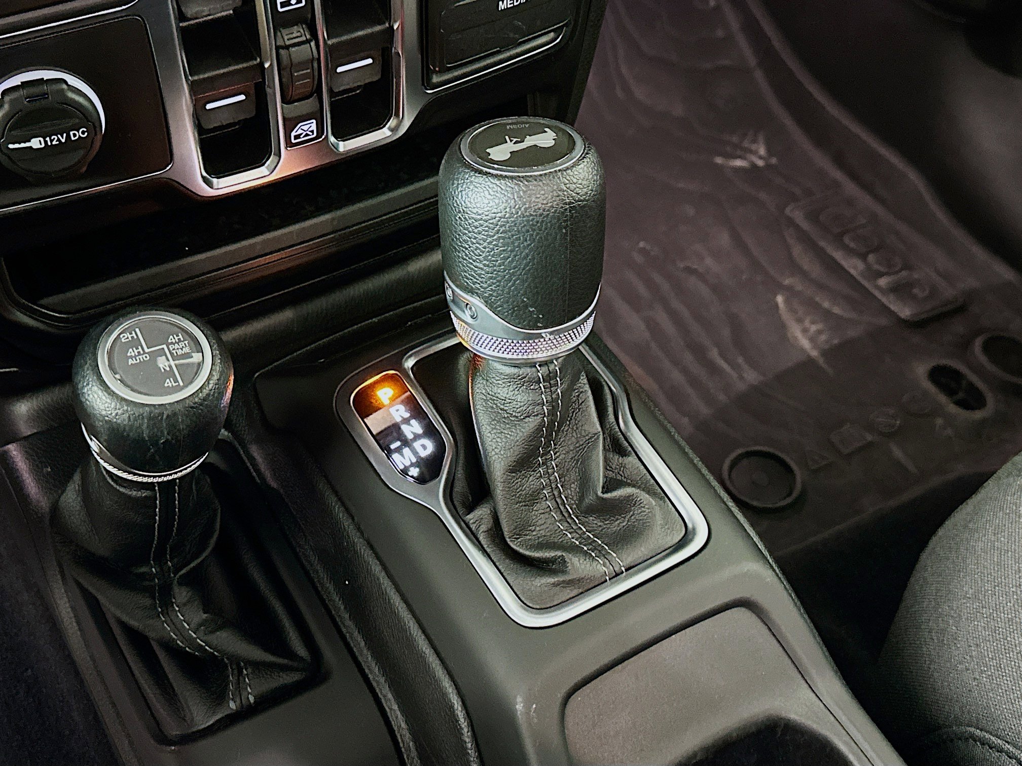 Used 2024 Jeep Wrangler Sport S w/ Technology Group image 23