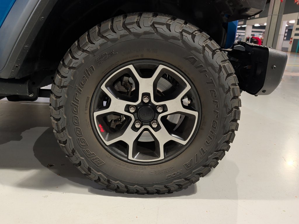 Used 2022 Jeep Wrangler Unlimited Rubicon w/ Dual Top Group AWD/4WD image 6