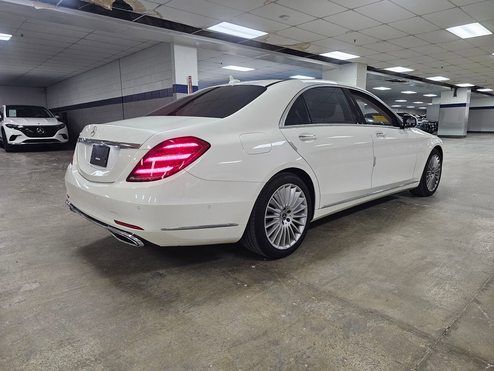 Used 2018 Mercedes-Benz S 560 Sedan image 2