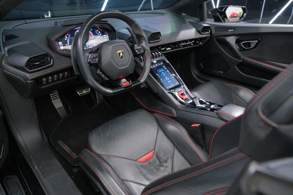 Used 2020 Lamborghini Huracan EVO image 36