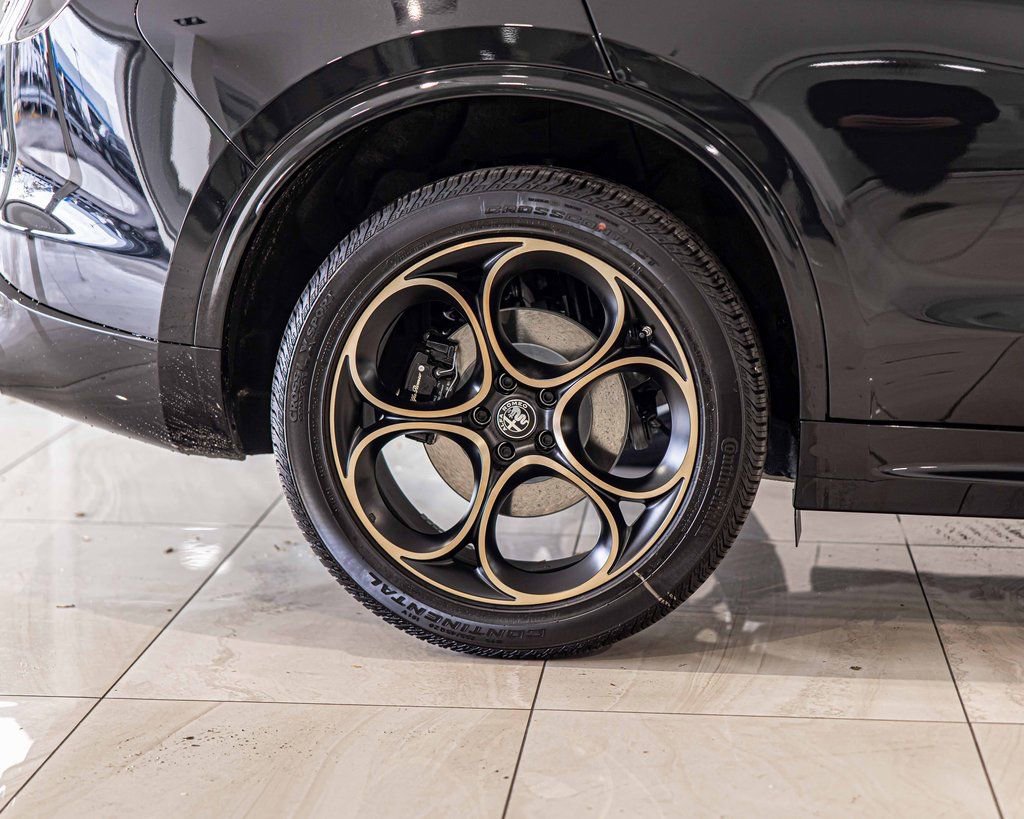 New 2025 Alfa Romeo Stelvio Sprint image 11