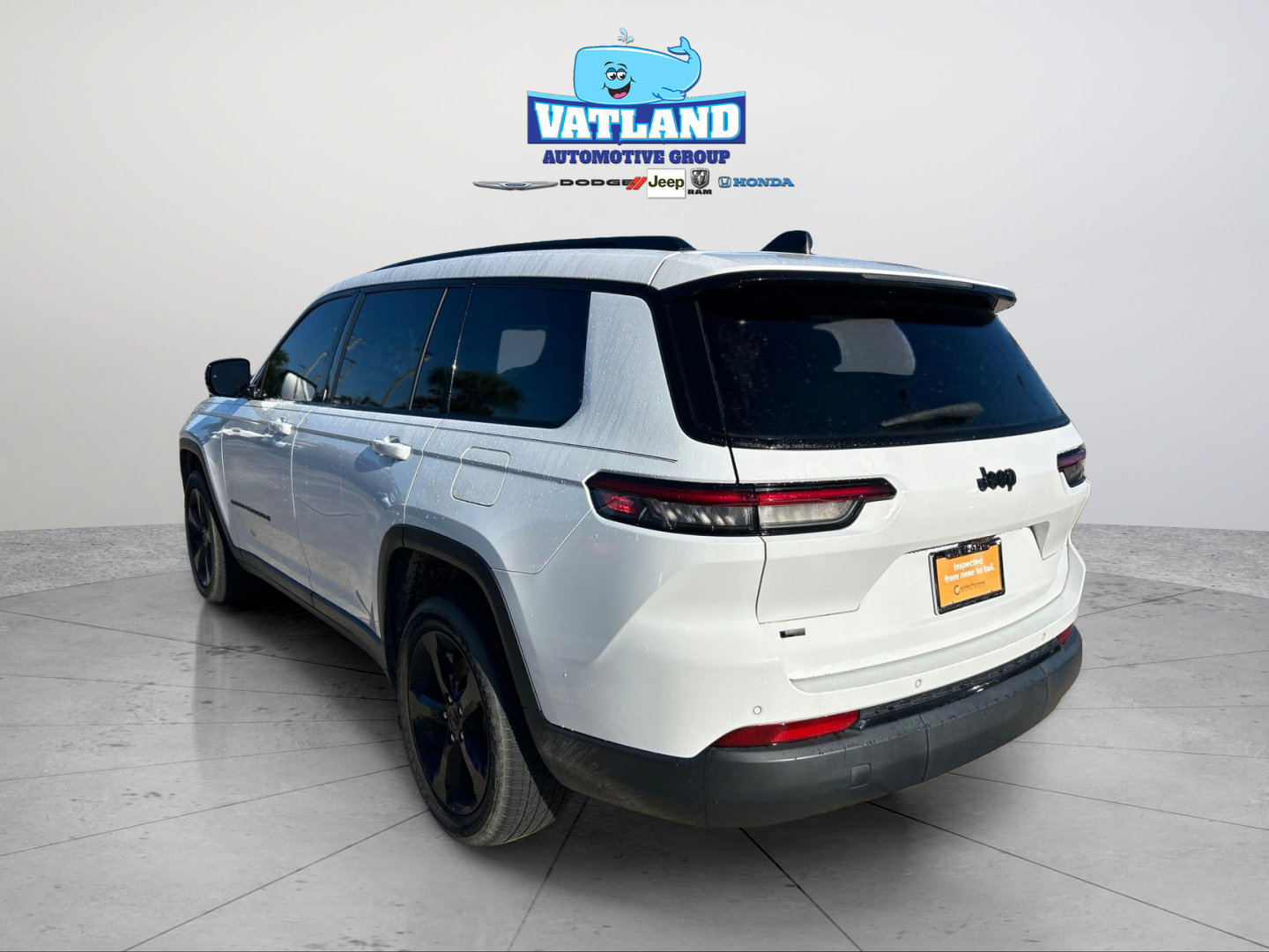 Used 2022 Jeep Grand Cherokee L Laredo RWD image 3
