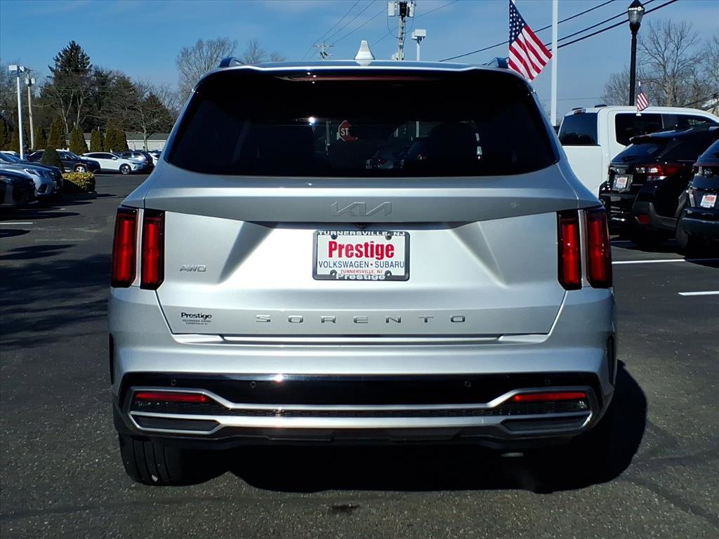 Used 2022 Kia Sorento SX image 4