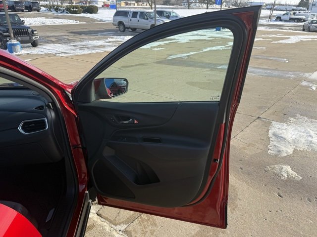 Used 2024 Chevrolet Equinox LT image 16
