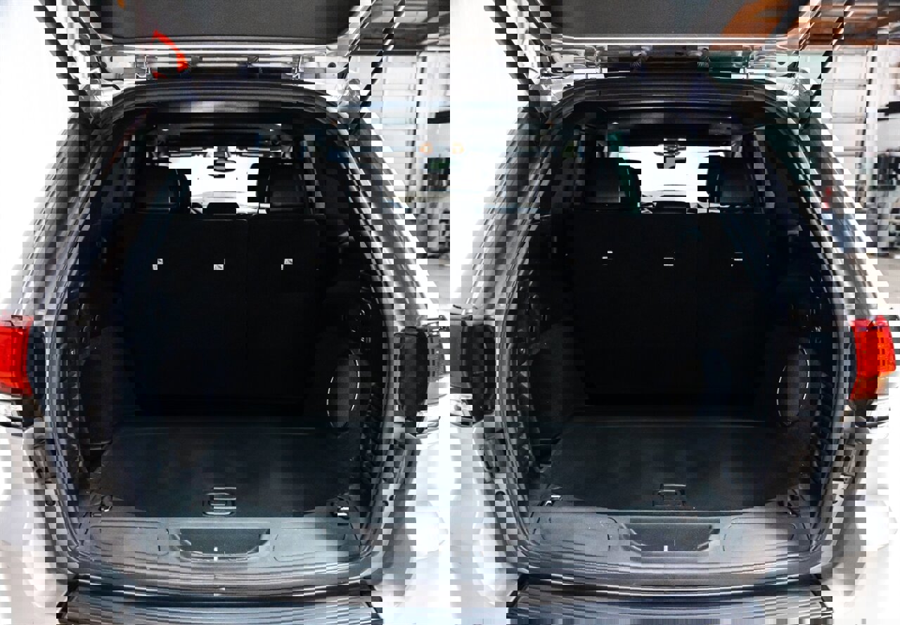 Used 2018 Jeep Grand Cherokee Altitude image 12