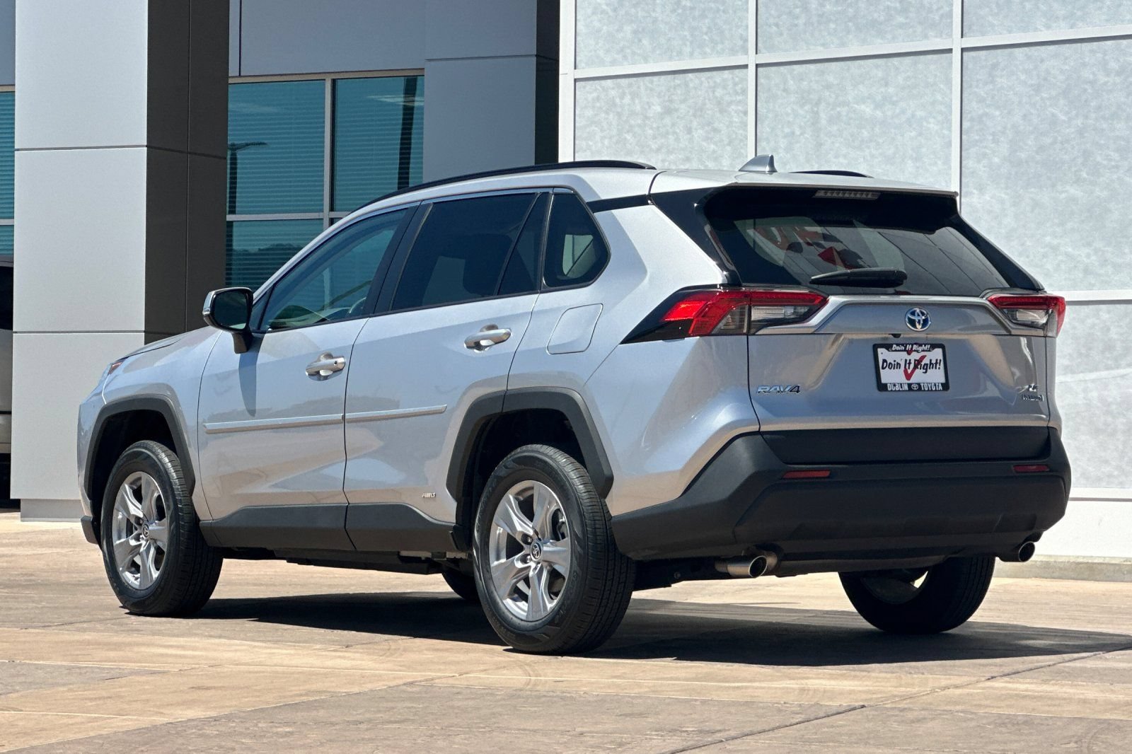 Used 2023 Toyota RAV4 LE AWD/4WD image 7