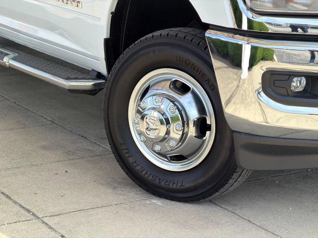 Used 2024 RAM 3500 Big Horn AWD/4WD image 10
