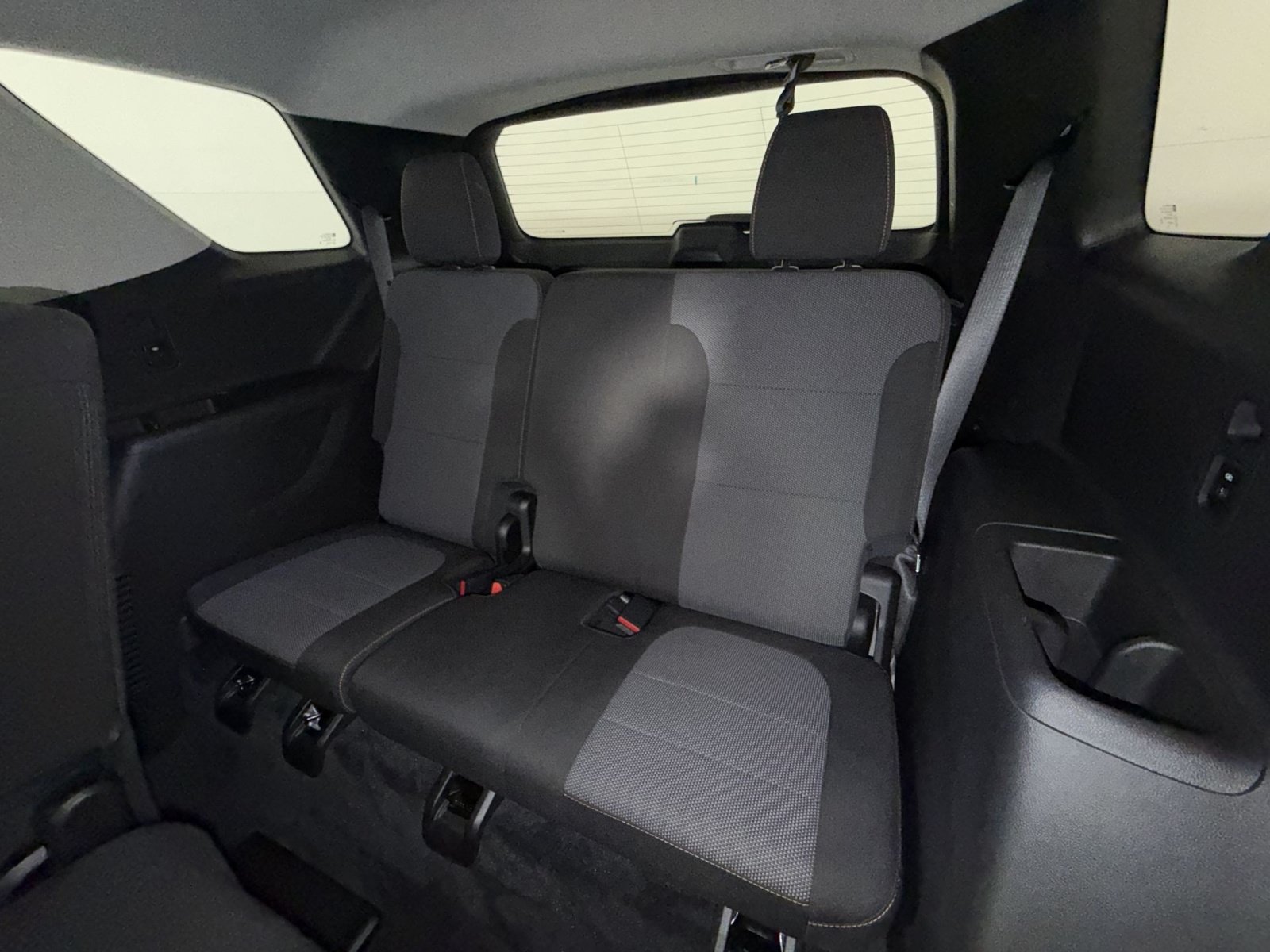 Used 2021 Chevrolet Traverse LS AWD/4WD image 25