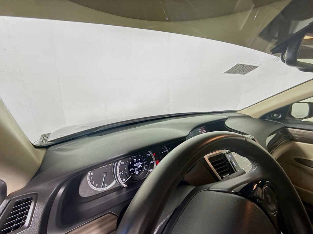 Used 2017 Honda Accord EX-L image 18