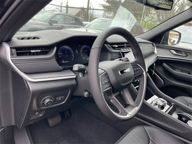 New 2024 Jeep Grand Cherokee L Limited w/ Luxury Tech Group II image 9