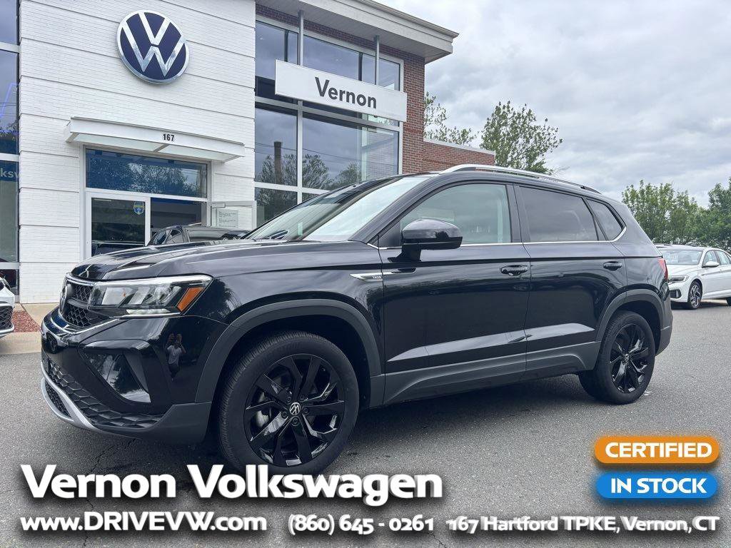 Certified 2022 Volkswagen Taos SE w/ Panoramic Sunroof Package