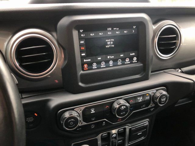 Used 2018 Jeep Wrangler Unlimited Sahara w/ Dual Top Group AWD/4WD image 21