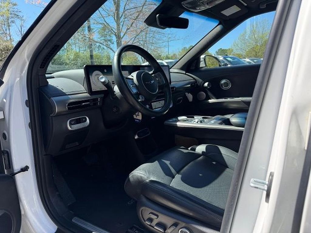 Used 2024 Genesis GV60 Advanced image 4