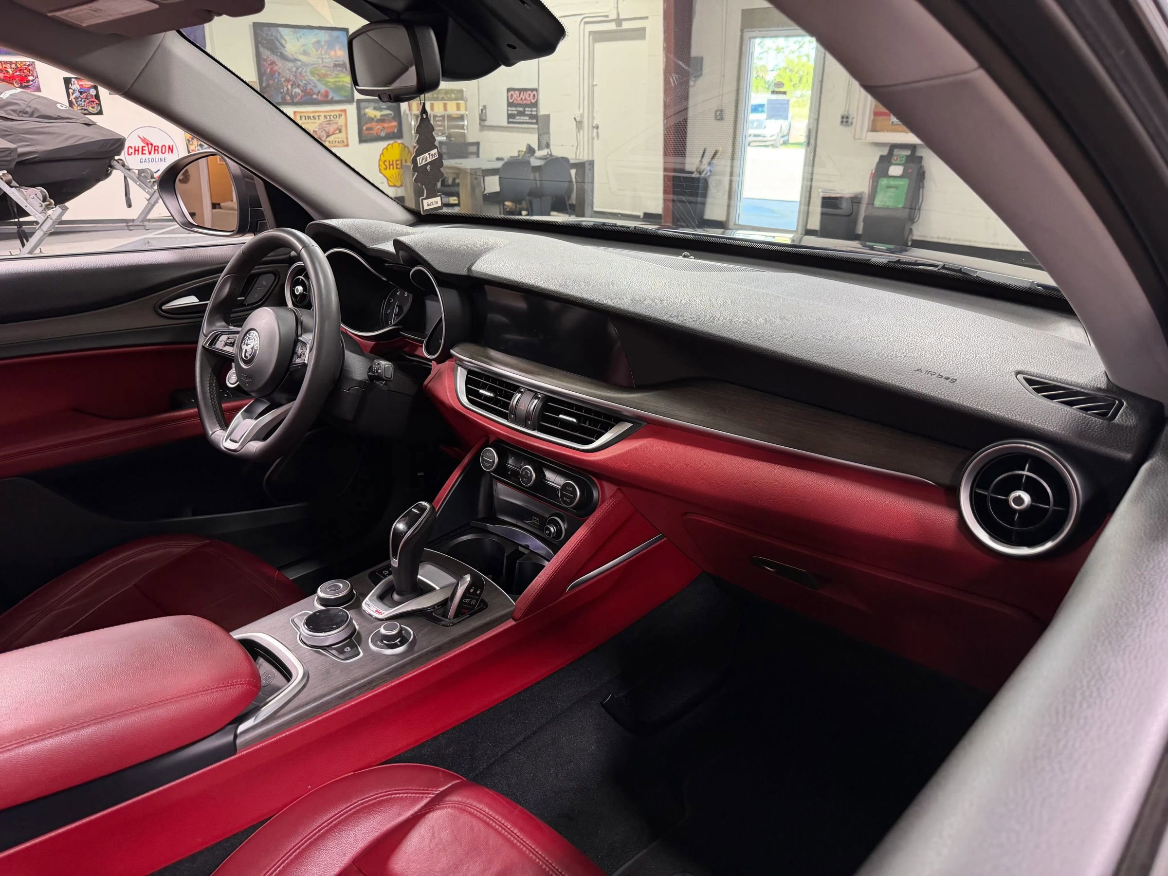 Used 2021 Alfa Romeo Stelvio Ti w/ Nero Edizione image 21