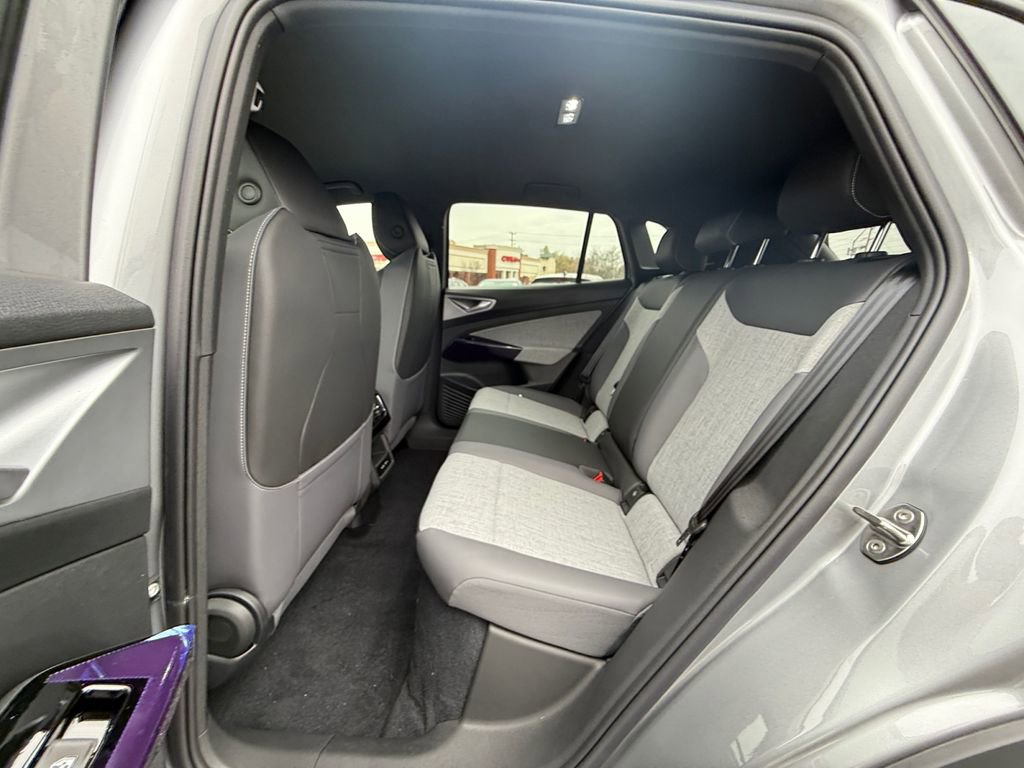 New 2025 Volkswagen ID.4 Pro image 18