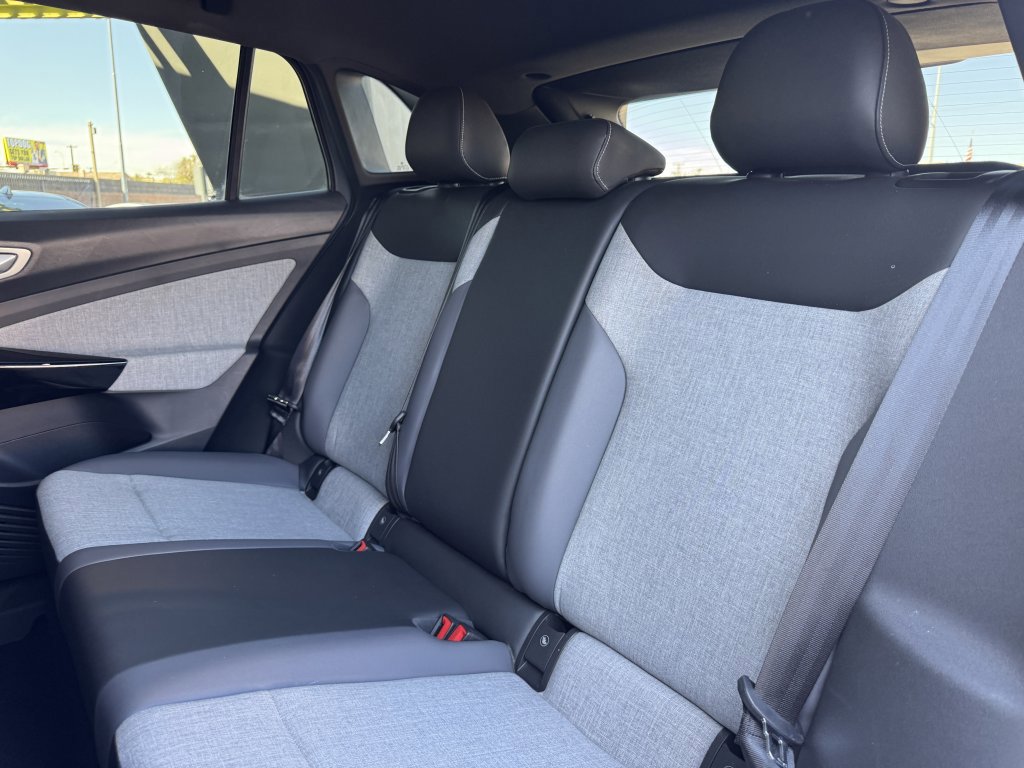 Used 2023 Volkswagen ID.4 Pro image 34