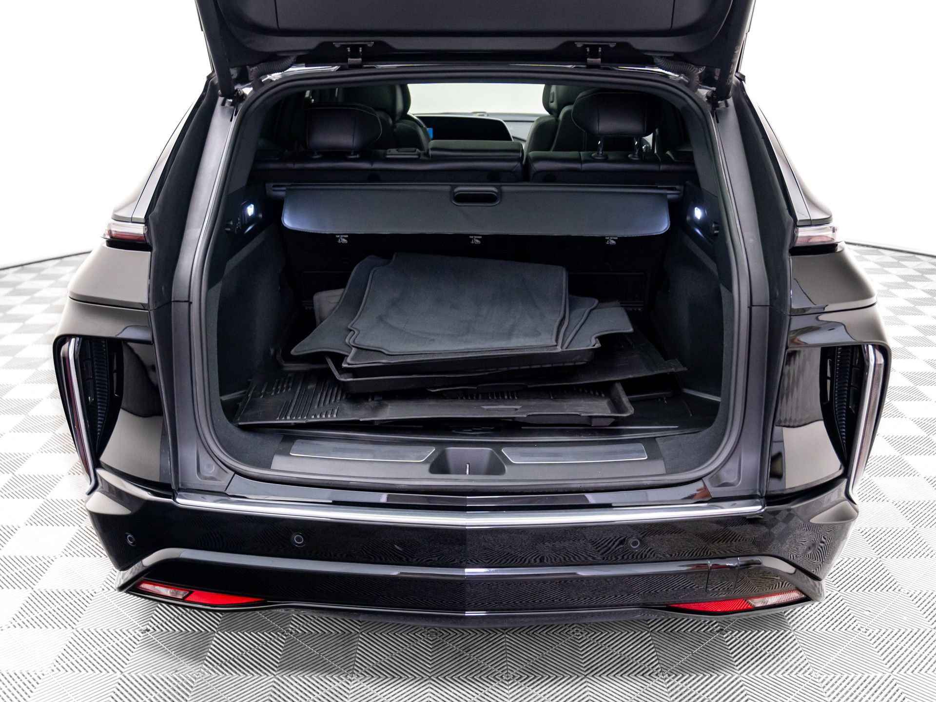 Certified 2025 Cadillac Lyriq Luxury w/ LPO, Floor Liner Package image 35