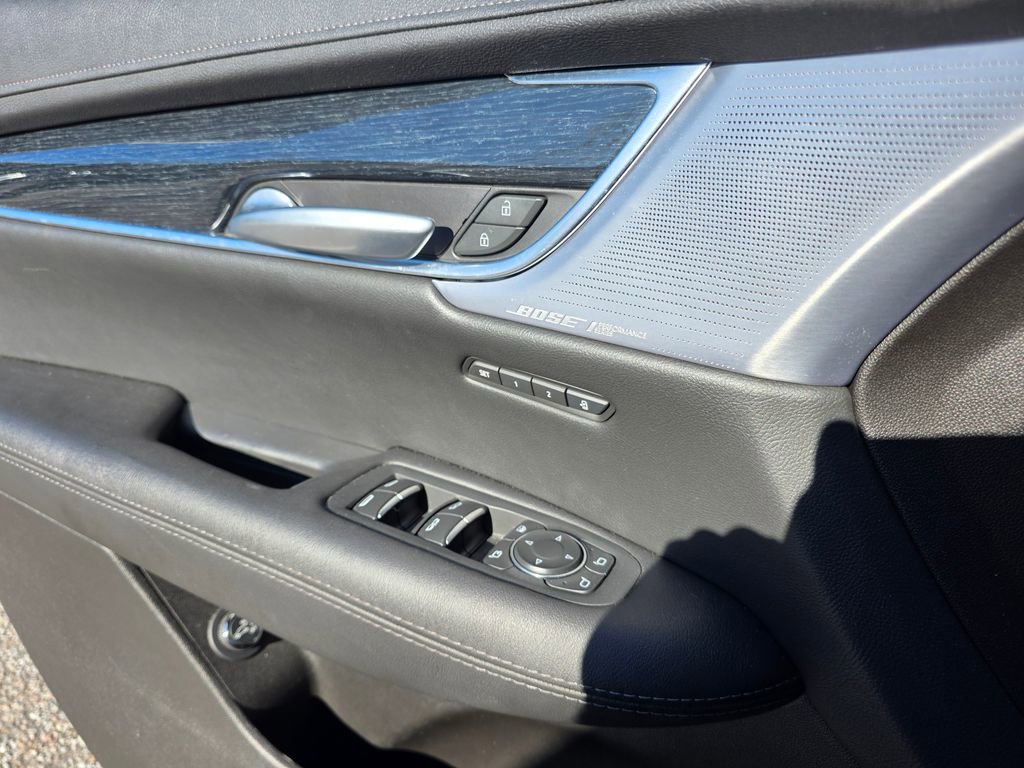 Used 2025 Cadillac XT5 Premium Luxury image 14