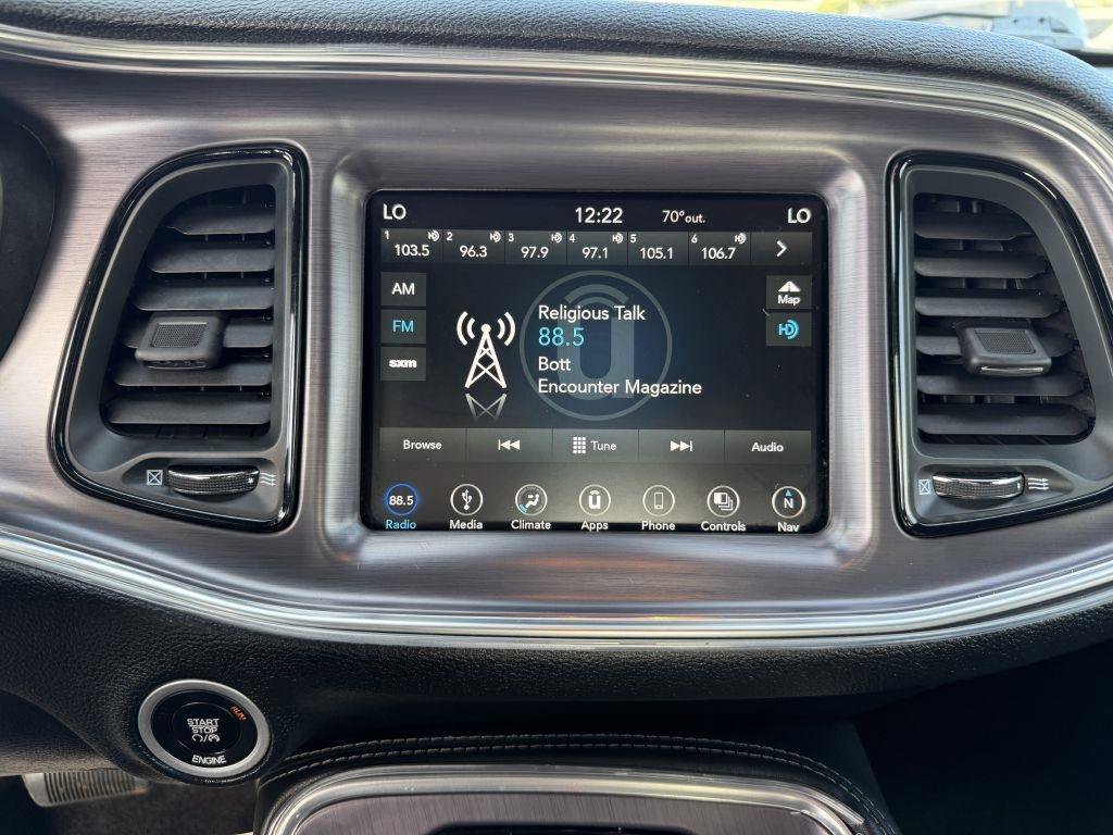 Used 2016 Dodge Challenger SXT image 16