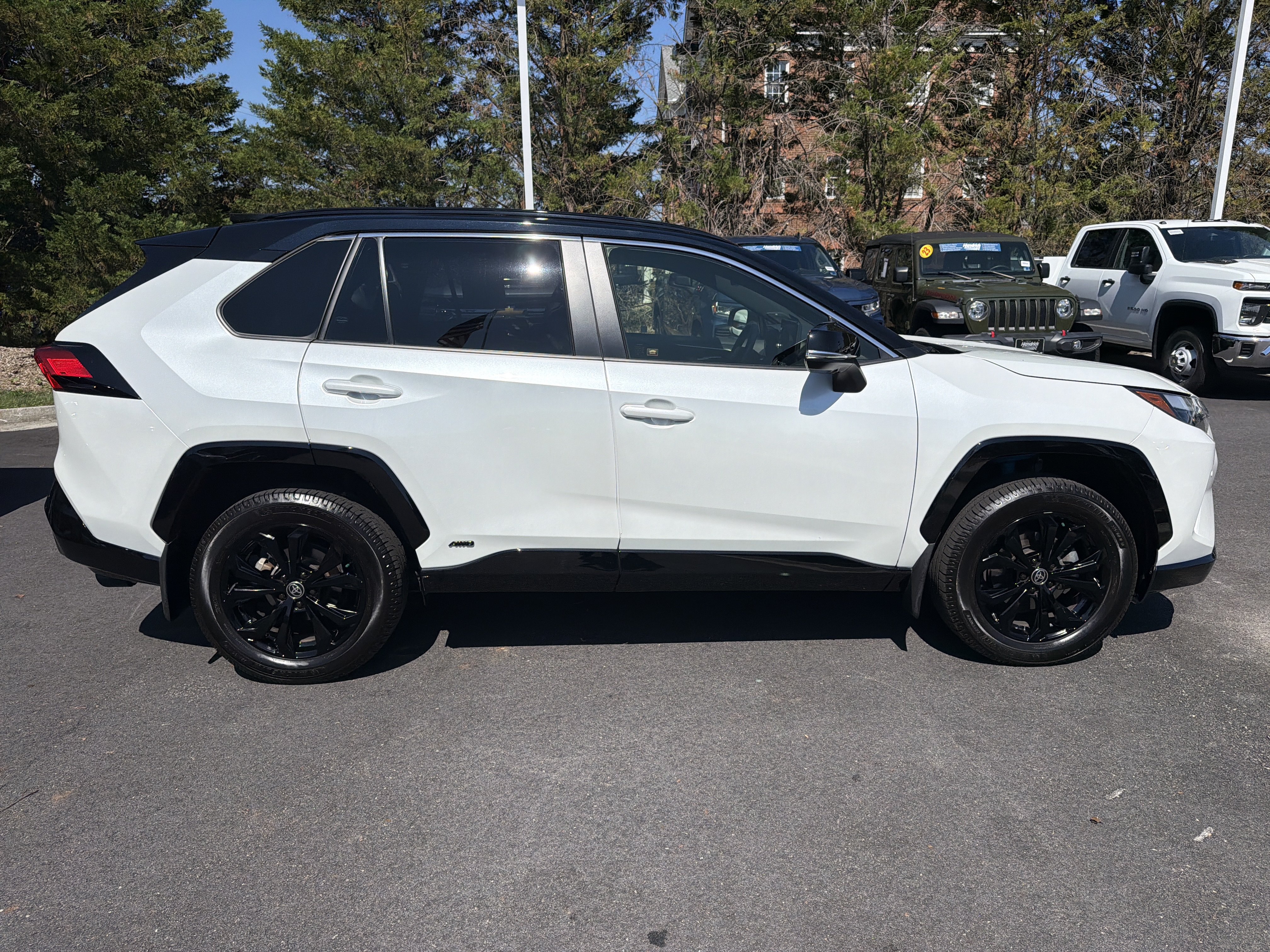 Used 2024 Toyota RAV4 XSE w/ Advanced Technology Package AWD/4WD image 11