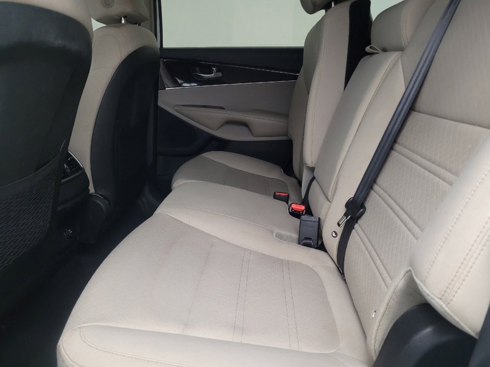 Used 2020 Kia Sorento S image 18