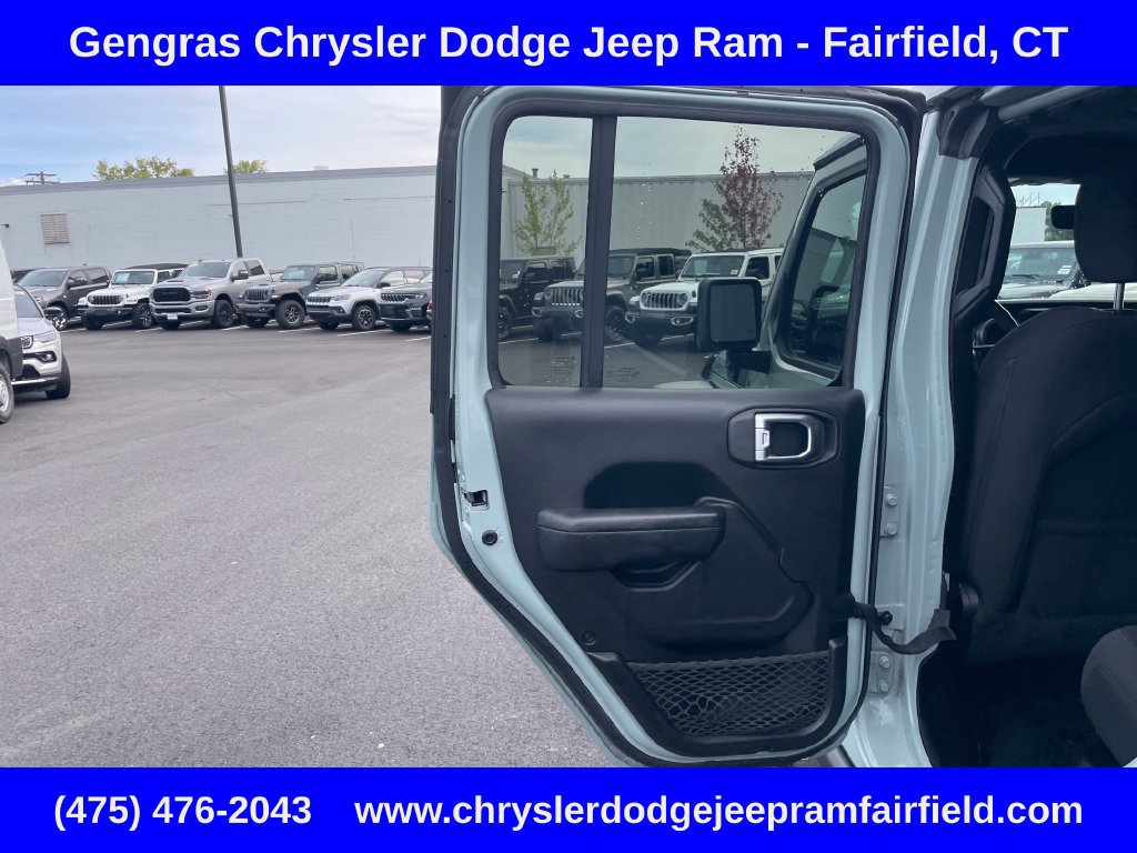 Certified 2023 Jeep Wrangler Unlimited w/ Sun & Screen Package AWD/4WD image 39