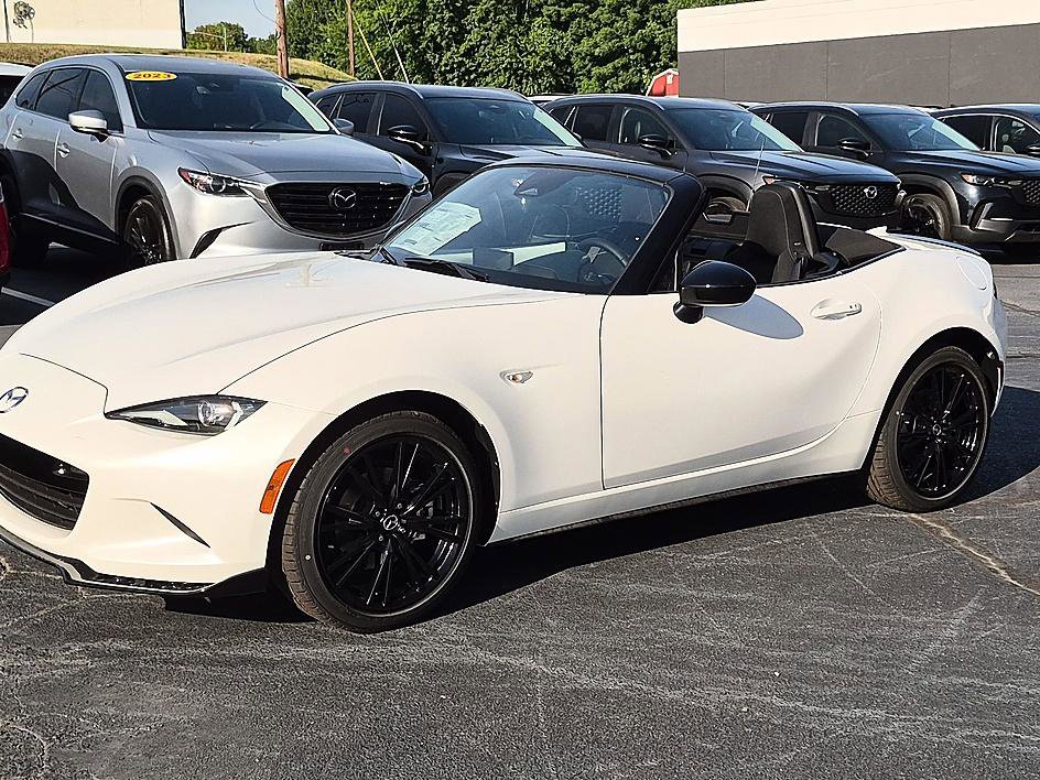 New 2026 MAZDA MX-5 Miata Club w/ Interior Package RWD image 36