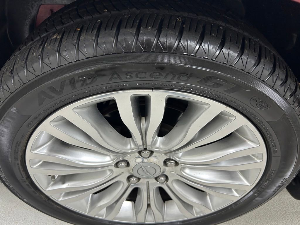 Used 2013 Chrysler 200 Limited FWD image 9