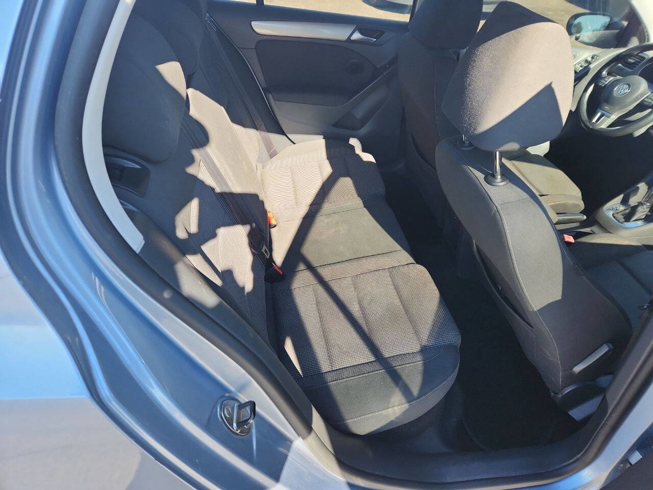 Used 2011 Volkswagen Golf TDI image 20