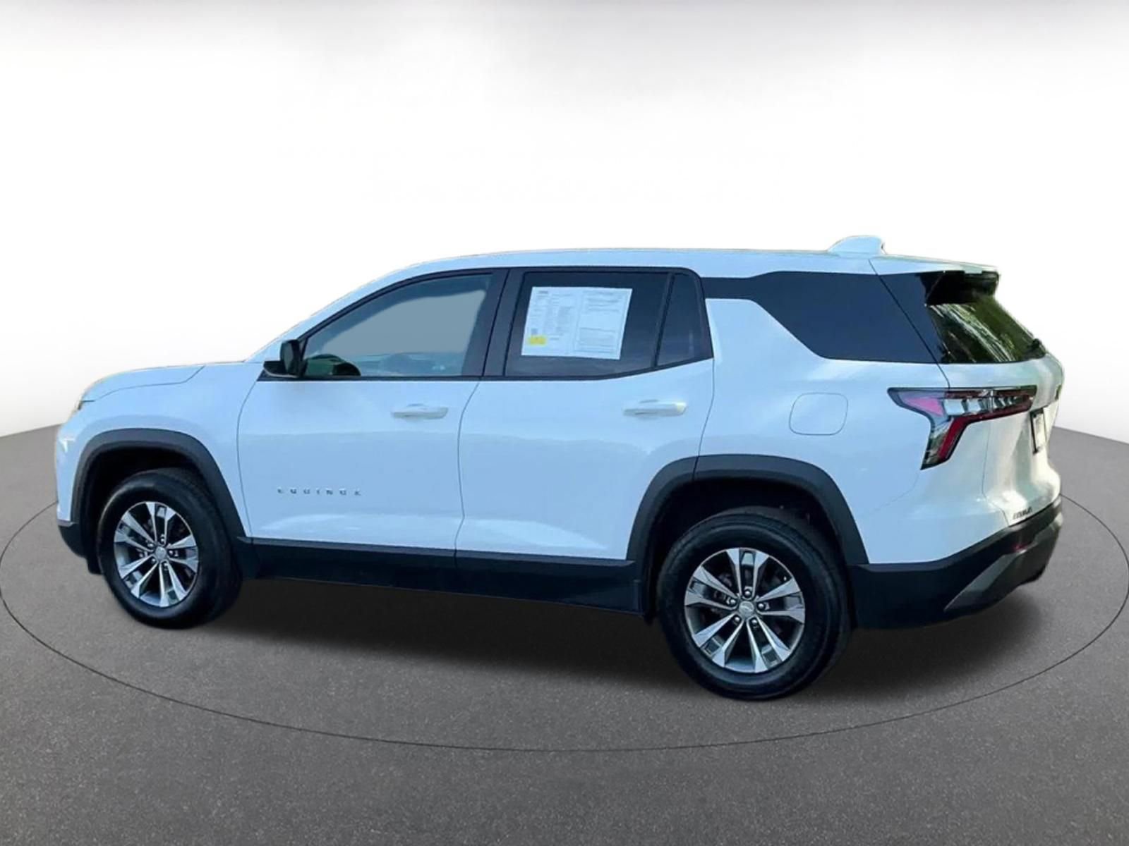 Used 2025 Chevrolet Equinox LT FWD image 10
