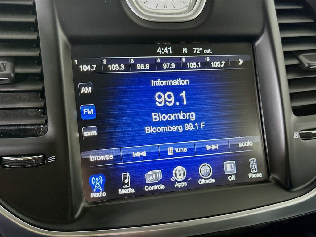 Used 2016 Chrysler 300 Limited image 6