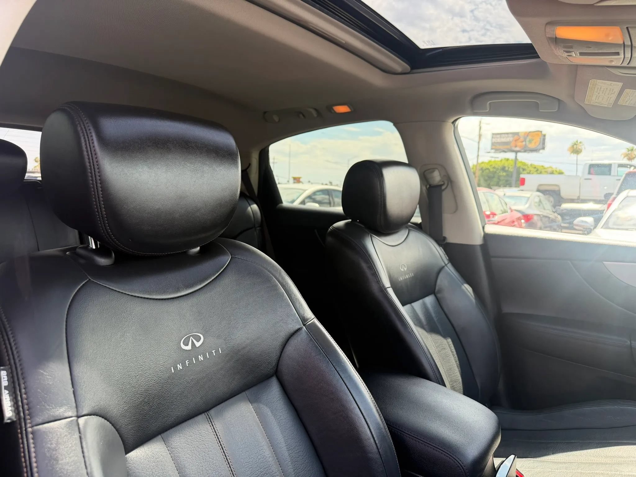 Used 2011 INFINITI FX35 AWD image 29
