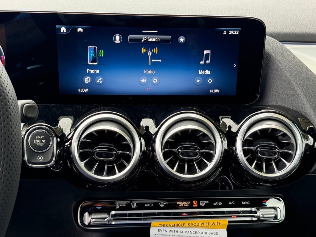 New 2026 Mercedes-Benz GLA 35 AMG 4MATIC image 25