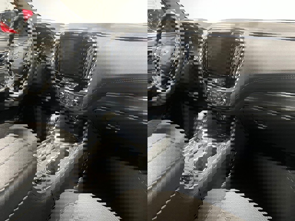 Used 2023 Chevrolet Traverse LT w/ Midnight/Sport Edition image 28