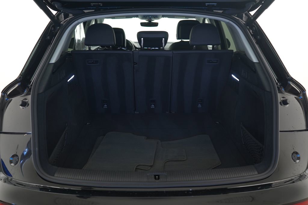 Used 2023 Audi Q5 2.0T Premium w/ Convenience Package image 12
