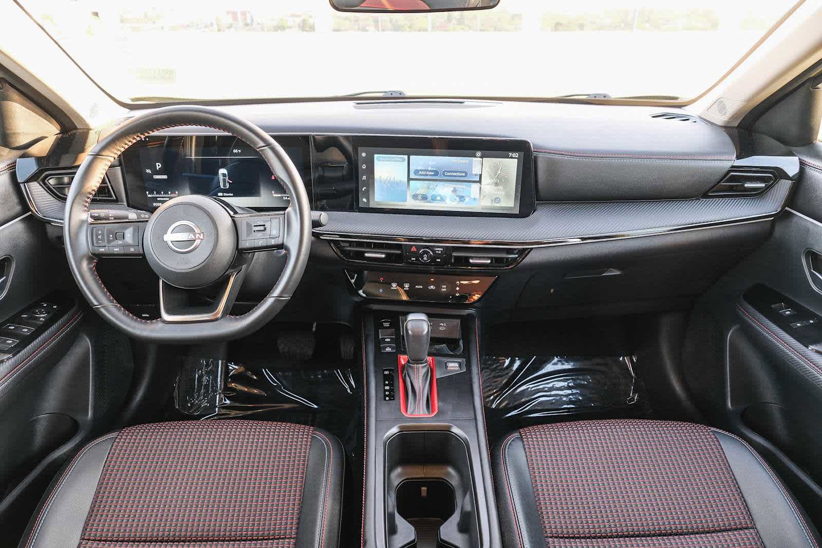 Used 2025 Nissan Kicks SR FWD image 13