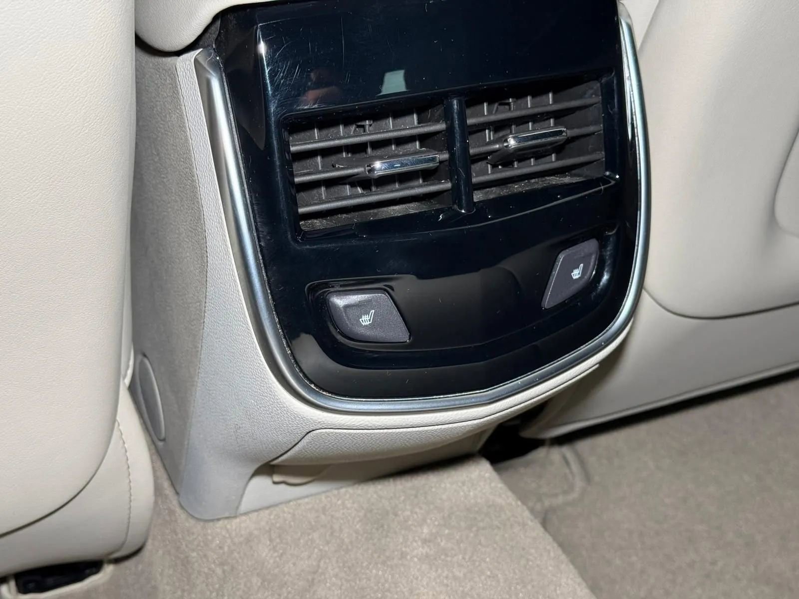 Used 2013 Cadillac XTS Luxury image 22