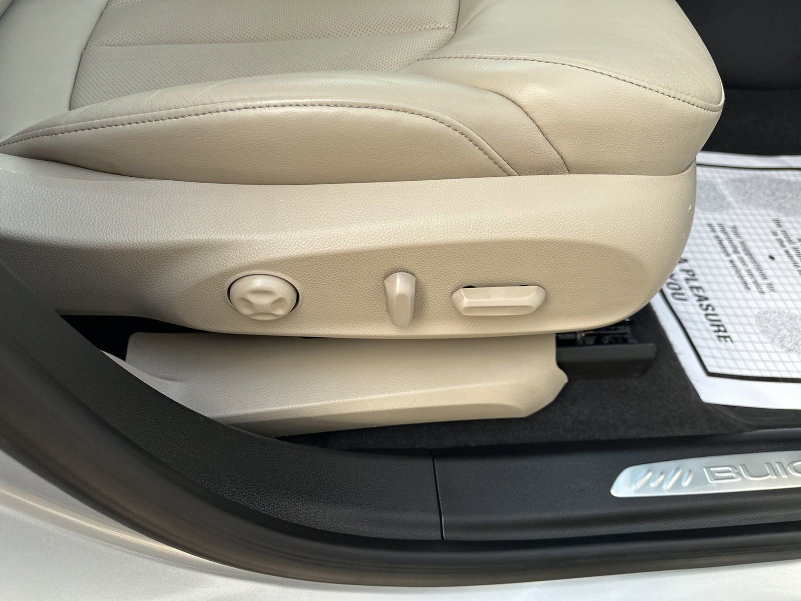 Used 2017 Buick Envision Premium image 40