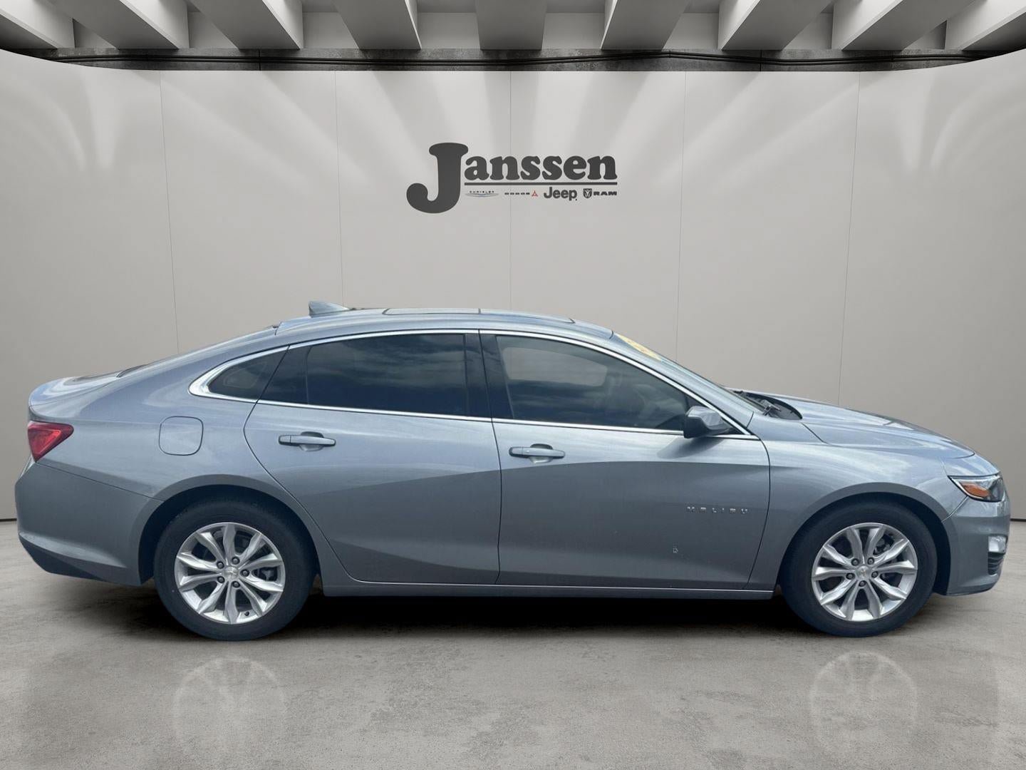 Used 2024 Chevrolet Malibu LT FWD image 5