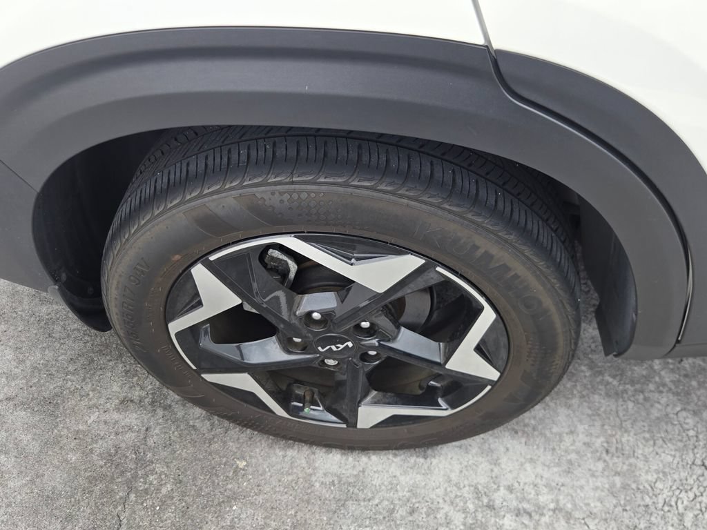 Used 2025 Kia Seltos EX w/ EX Sunroof Package FWD image 6