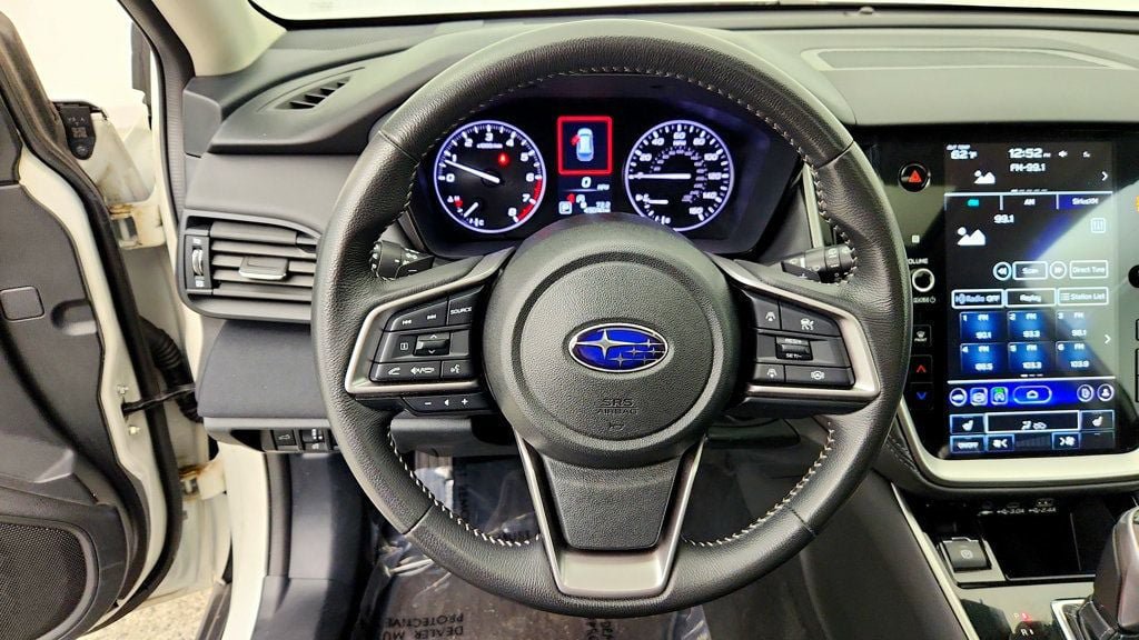 Used 2025 Subaru Outback Premium AWD/4WD image 14