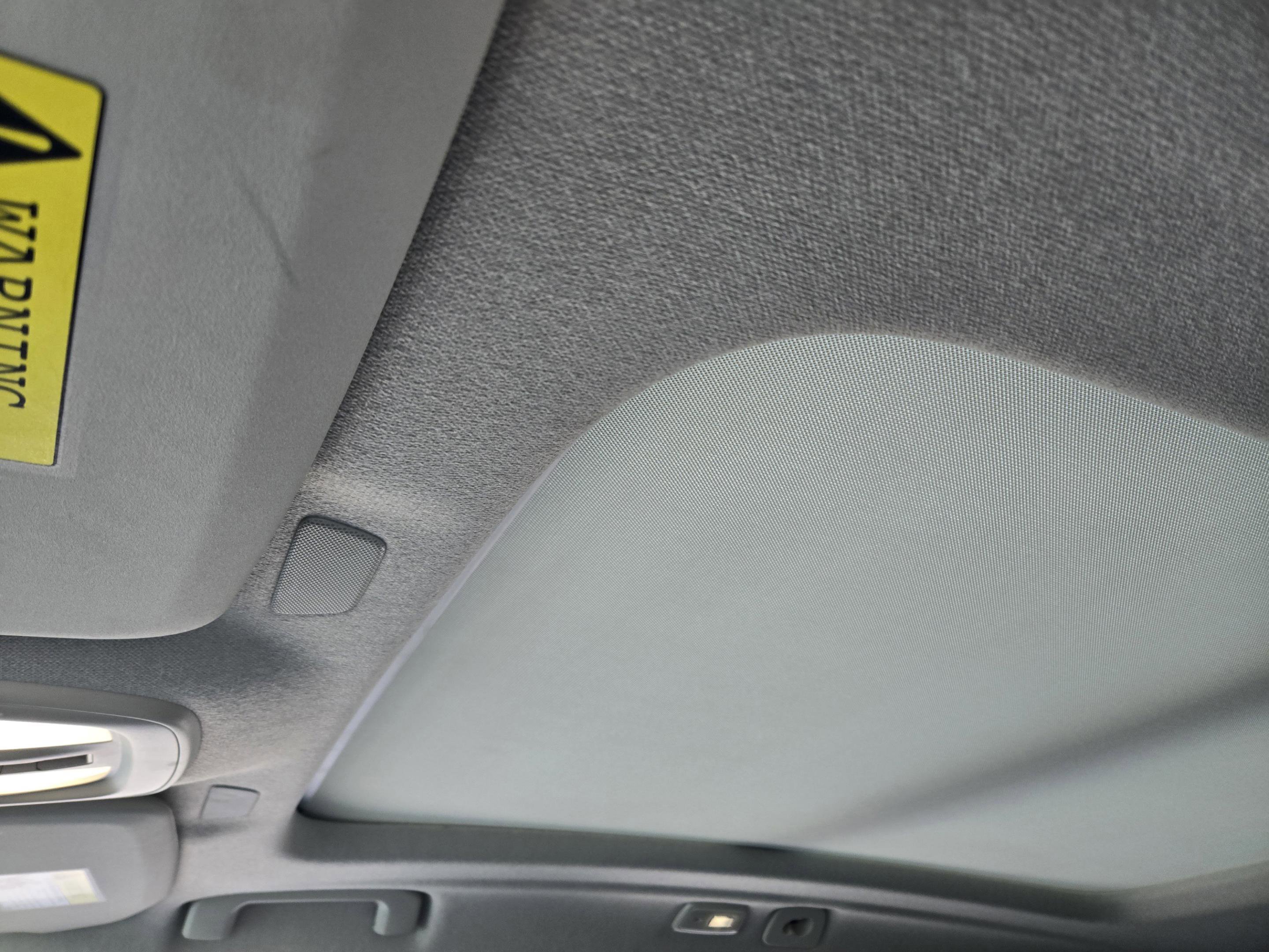 Used 2025 Volvo XC40 B5 Plus image 30