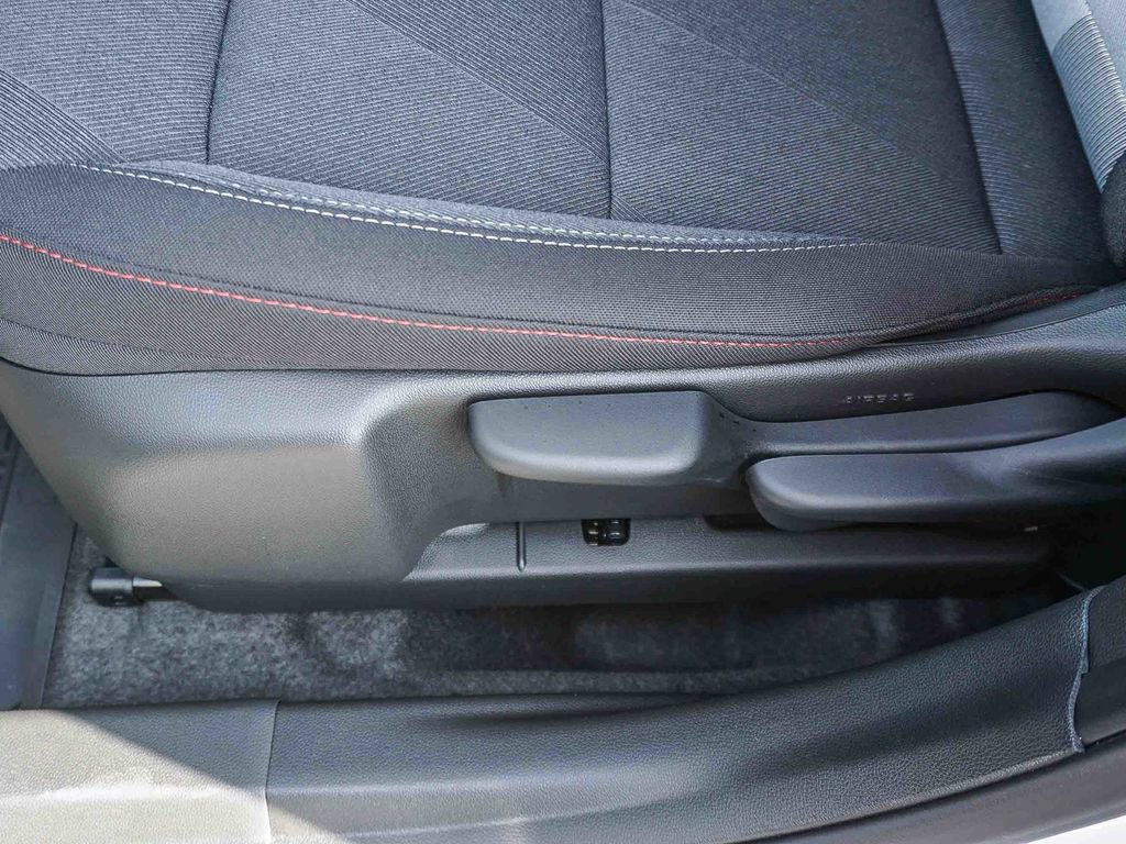 New 2026 Chevrolet Trax RS w/ Sunroof Package FWD image 19