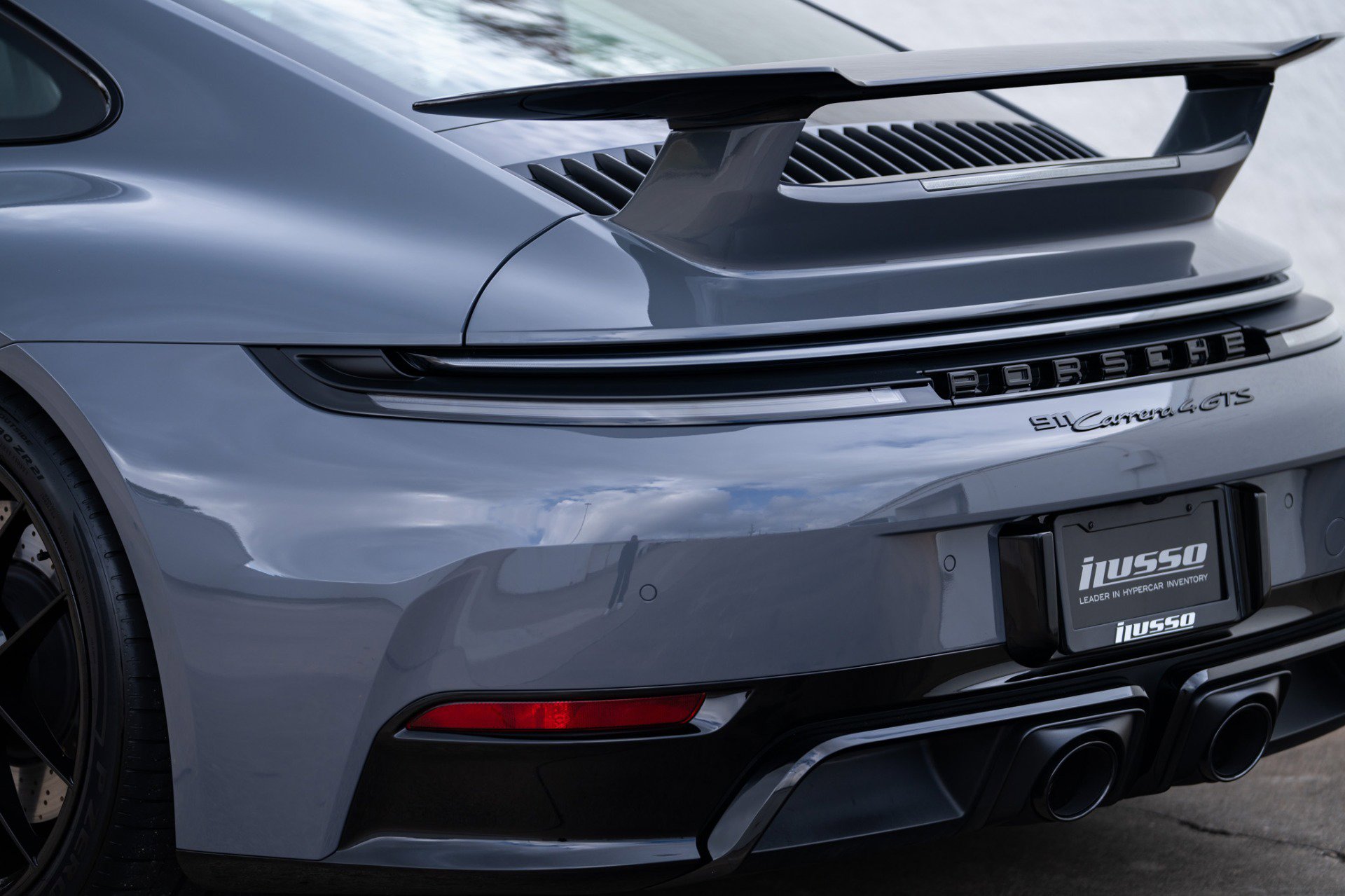 Used 2025 Porsche 911 Carrera 4 GTS image 32