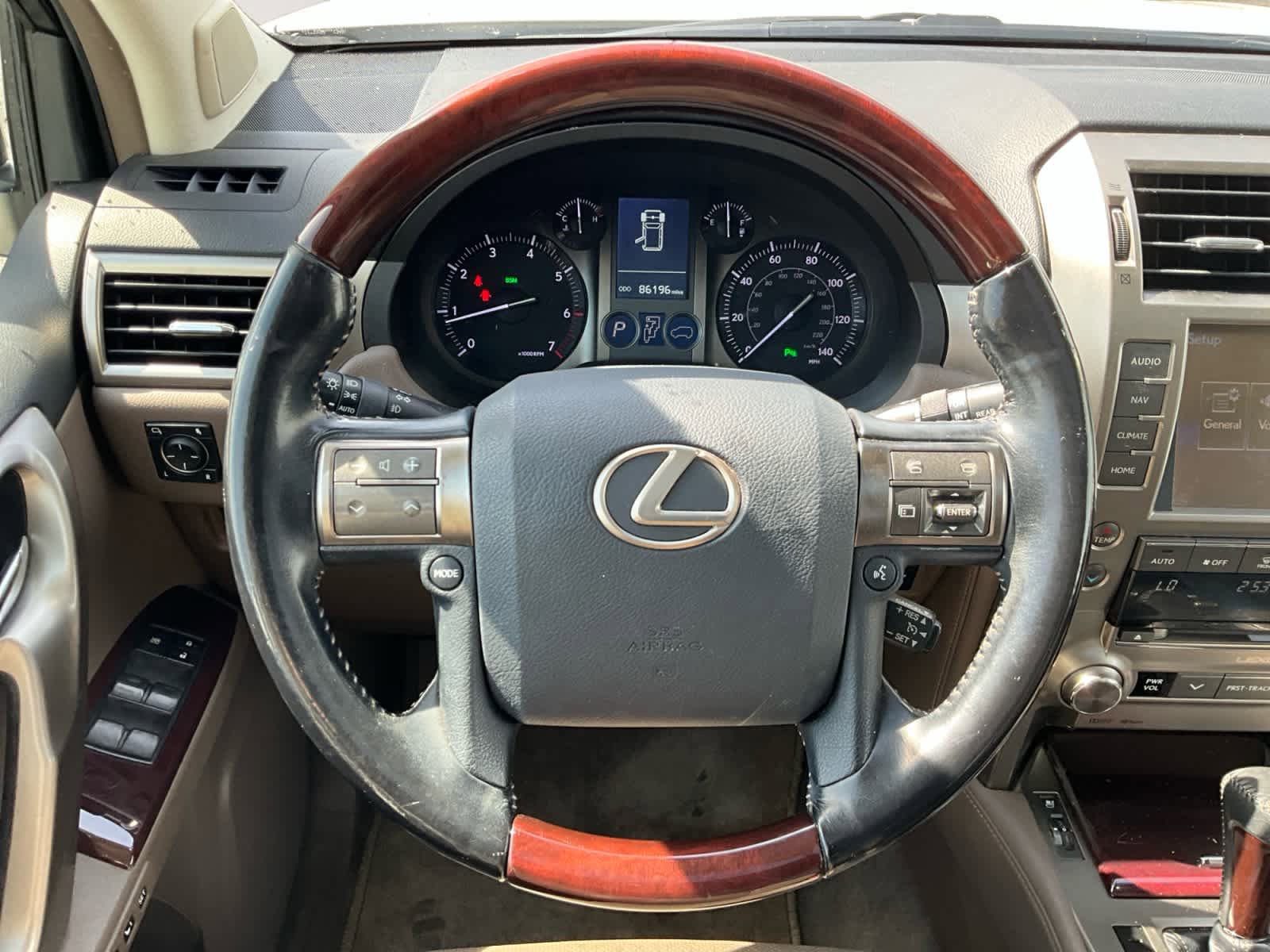 Used 2018 Lexus GX 460 Premium w/ Premium Package image 14