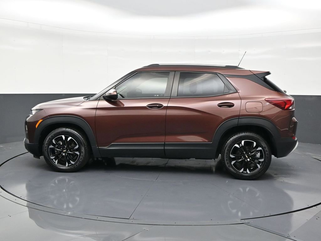Used 2022 Chevrolet TrailBlazer LT image 2