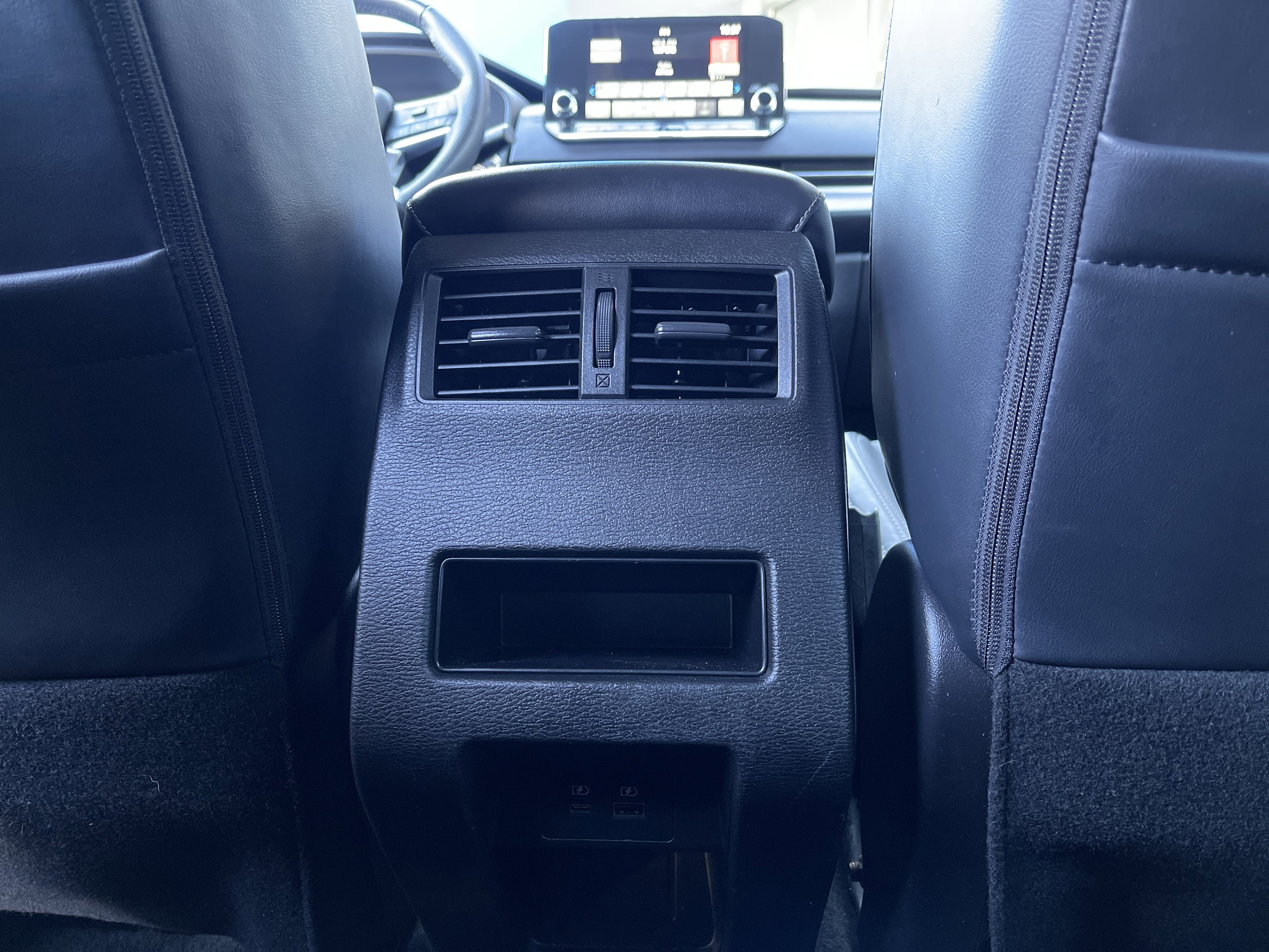 Used 2023 Mitsubishi Outlander SE Black Edition image 39